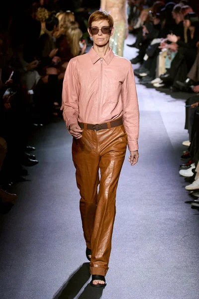 Look 46